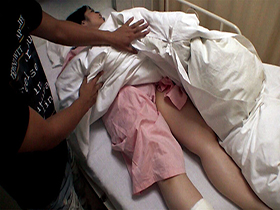 誰か助けて！入院中に襲われた人妻 院内レＸプ4時間　サンプル画像16